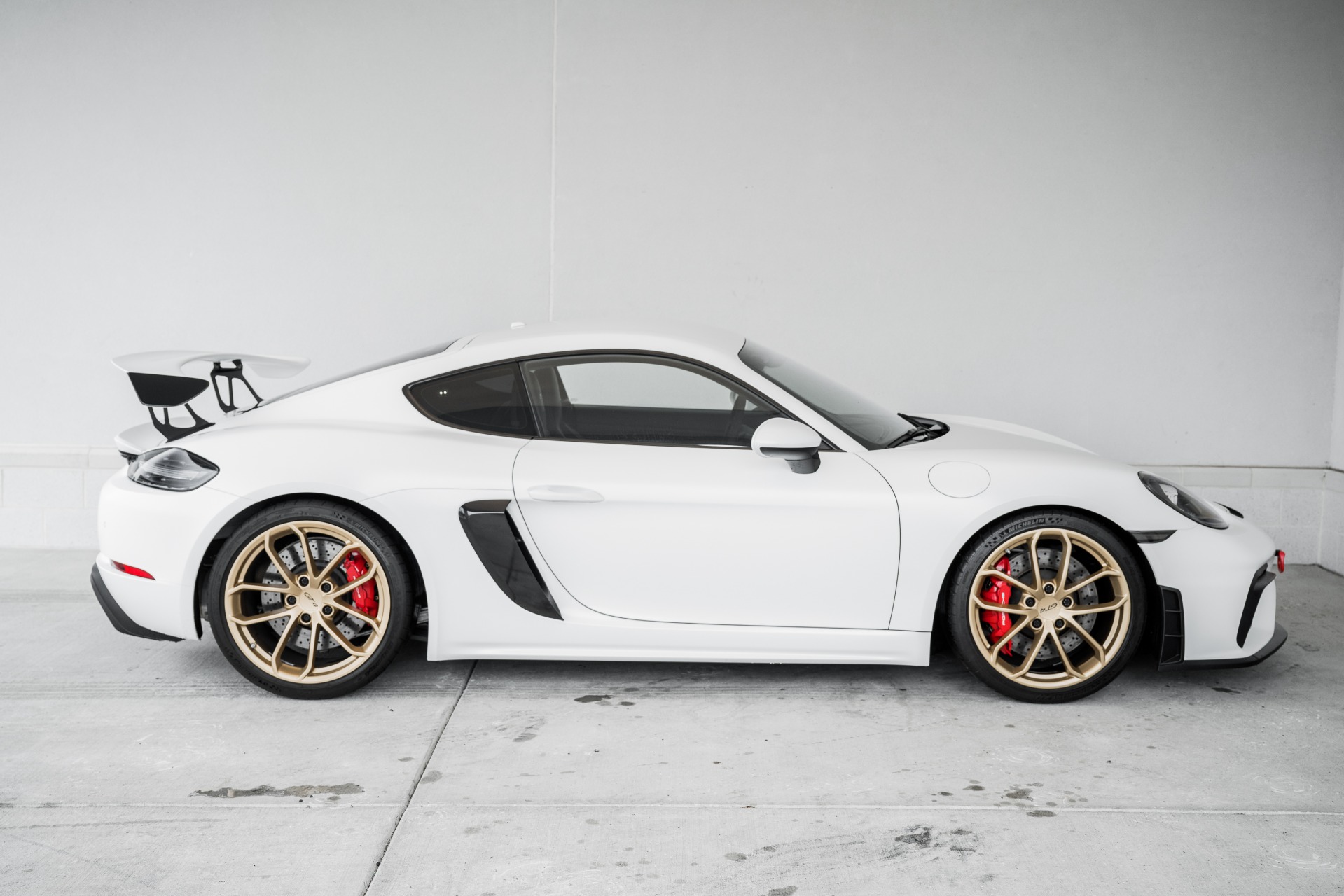 Used-2020-Porsche-718-Cayman-GT4-1662479734